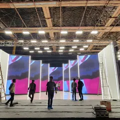 This television commercial required a serious amount of ambient top light for a high speed 300 fps shot. We rigged 36 Creamsource Vortex8 units, providing enough power to shoot through a heavy custom diffusion frame built by the art department.