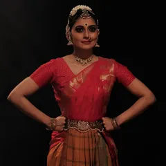 Meet VitthāMāi, the matriarch of Pandharpur. This production reimagines the deity through the lens of Marathi abhangs, exploring a relationship with the divine that is nurturing, playful, and deeply personal.