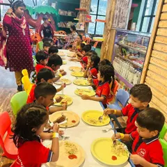 Playtime works up an appetite! For school trips and group bookings, I provide tasty, kid-friendly meals, served in a clean and organized setting so the fun can continue without a hitch.