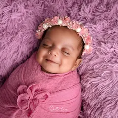 The pure joy of a perfectly captured newborn smile. Learning to anticipate and capture these fleeting expressions is a key part of my 2-day deep dive workshop, where we focus on live shoot practice.