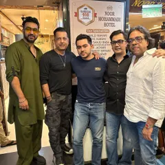 It is always a pleasure to host our friends from the film industry. Here you can see some familiar faces standing outside our hotel. They know where to come for authentic Mughlai food.