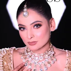 Another angle of this stunning bridal demo, showing how the contour and highlight look under direct studio lighting. This is key for photography.