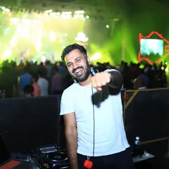 A happy moment behind the decks. I believe that to make others happy, you have to be happy yourself. I bring positive energy to every single event.