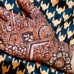 The first henna application of the year. A beautiful, intricate design to start things off right.