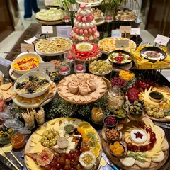 We believe in abundance. Our grazing tables are generously packed with a variety of textures and tastes, from creamy hummus and assorted olives to crunchy nuts and crackers.