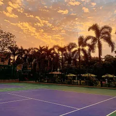 There's nothing quite like playing tennis as the sun sets. Our courts provide the perfect setting to focus on your game and enjoy the sport. We believe a great training environment inspires great performance, whether it's on our hard courts or clay surfaces.