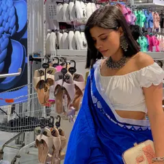 Taking my Artklim clutch for a bit of retail therapy. This candid shot shows how easily my accessories fit into your daily life, adding a pop of style while you're out and about.