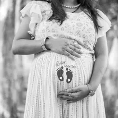 A simple and sweet black and white shot focusing on the main event. This was taken during an outdoor session, using the soft natural light to highlight the baby bump.