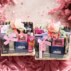 A closer look at the celebrity hampers I create. The pink and floral theme, combined with premium beauty and health products, makes for a truly impressive PR gift.
