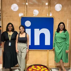 Posing with attendees at the LinkedIn India event. Community makes the health journey stronger.