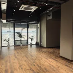 The studio gets fantastic natural light, which is great for daytime workshops or peaceful yoga classes. For evening sessions, the overhead track lighting system provides focused, adjustable light to set the perfect mood.