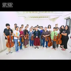 A group photo of our students with the world-renowned violinist Midori and pianist Özgür Aydın after an inspiring day of masterclasses. We are grateful to these incredible artists for sharing their expertise with our foundation.