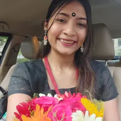 Celebrating International Women's Day after a beautiful corporate session. I am passionate about empowering women and am grateful for moments like these, being gifted flowers and connecting with amazing people.