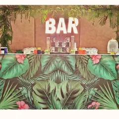 We can match any party theme you can dream of. For this event, we created a vibrant tropical bar complete with a flamingo and monstera leaf design, bringing a fun, summery vibe to the celebration.
