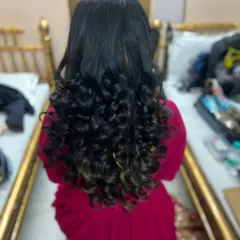 Another view of these gorgeous open curls. I ensure each curl is perfectly formed to create a full and luxurious look.