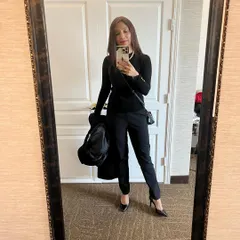 A mirror selfie before a day of work and meetings in Kentucky. Handling cross-border legal matters is challenging but incredibly rewarding. I believe all work is a blessing, and I find great satisfaction in navigating parallel proceedings in criminal, civil, and matrimonial cases for my international clients.