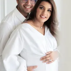 A classic portrait that radiates happiness. We make sure both partners feel included and comfortable, resulting in genuine smiles and beautiful memories of this special time.