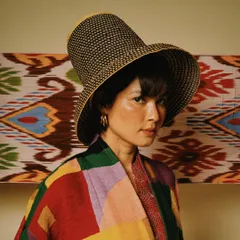 I’m obsessed with the stories woven into Indian textiles. This studio shoot for the slow fashion brand Wandering Silk is all about celebrating handmade craftsmanship. The vibrant colors, textures, and the model's quiet confidence come together to tell a story of sustainable fashion.