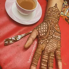 There's something special about sipping warm chai while getting mehendi done. It's a moment of peace and tradition, and I love creating that experience for my clients.