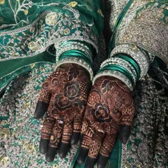 Massallah, look at that stain! This is the result of my high-quality, natural henna after it has set. I take great pride in achieving this deep, rich color that makes your bridal mehendi look absolutely stunning.