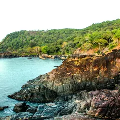 The rocky coastline of Gokarna, which we navigate during our beach to beach hike.