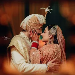 A beautiful, intimate moment from a traditional Sikh wedding. I focused on creating a soft, romantic makeup look for the bride that complemented her peach-toned Anand Karaj outfit and looked flawless from the ceremony to the portraits.
