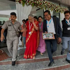 Walking with the respected Sudha Murty. Her humility and wisdom are an inspiration, and it was an honor to spend this time with her.