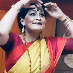 Demonstrating a piece during my 'RASA SUTRA' lecture at Calcutta University. These lecture-demonstrations are a way for me to unpack the layers of meaning in Sanskrit poetry through the language of Bharatanatyam.