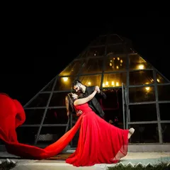 For couples who want something bold and cinematic, I create dramatic pre-wedding portraits like this. Using creative lighting and dynamic elements like the flowing red gown, we can produce truly unforgettable images before your big day.