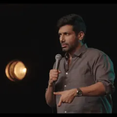 I had the pleasure of doing the makeup for comedian Kanan Gill for his Bengaluru shows. The goal was a clean, natural look that would look great on stage and on camera, ensuring he looked polished under the bright lights without appearing heavily made up.