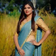 Another shot from the same outdoor series. The makeup is versatile enough to look stunning in different lighting conditions and poses, a key consideration for photoshoots.