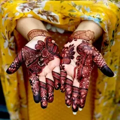 Here is the beautiful, deep red stain from my 100% organic henna. I guarantee a vibrant, long-lasting color with no chemicals, just the natural goodness of the finest henna crop.