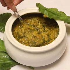 Our Palak Khichdi is a true Indian classic. This wholesome dish combines the goodness of spinach with rice and lentils for a simple yet flavorful meal.