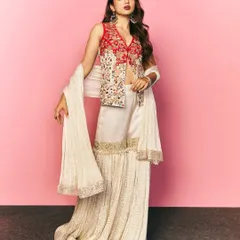 Movement and flow were key for this shot. I styled the dupatta to create a sense of grace and motion, making the outfit look dynamic and appealing for online shoppers on Myntra.