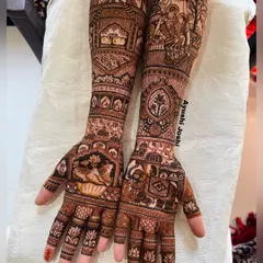 For the love of tradition, a full bridal mehendi featuring the divine story of Radha and Krishna. I focus on creating extremely fine lines and detailed figures to make the story come alive.