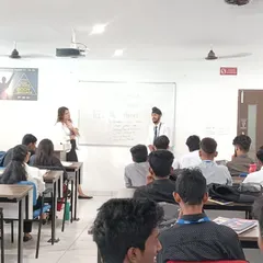 A confidence building session for undergraduate students. We work on both verbal and non verbal communication techniques to help young professionals feel like they belong in any room they walk into.