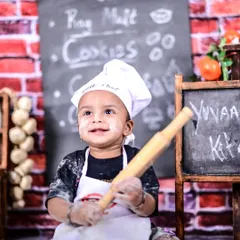 Whipping up some cuteness in the studio kitchen. My 'Little Chef' photoshoots are a recipe for adorable, with floury smiles and playful moments that you'll treasure long after they've outgrown the tiny chef hat.