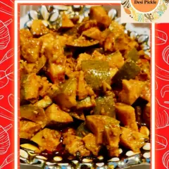 A close-up of our Aam ka Hing Wala Achaar. The powerful aroma and flavour of asafoetida (hing) mixed with raw mango is a traditional combination that many people grew up with.