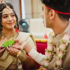 My lovely South Indian bride Sonia during her Vidhi ceremony. She wanted a soft and elegant look, which we achieved with minimal makeup and a simple hairstyle.