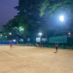 The game doesn't stop when the sun goes down. All six of our clay courts are equipped with professional floodlights, perfect for anyone looking for a night tennis court booking.