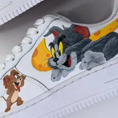A detailed close-up of Tom and Jerry. I used a style that's a mix of the classic cartoon and the modern movie, and I'm really happy with how clean it turned out.