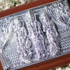 'Rishton ki mithaas'. A closer look at the intricate silver work on the Ram Parivar plaque, a gift that reminds us of our roots and bonds.