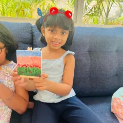 Every child is an artist. Here, we're exploring colours on a tiny canvas, complete with a mini easel. These mini masterpieces are perfect for kids to take home and display.