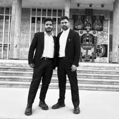 A black and white shot outside the High Court. The quote "The only thing we have to fear is fear itself" is a powerful reminder for anyone facing a legal battle.