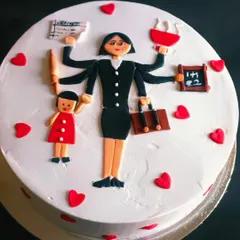 Another take on the "Multitasking Mom" theme, this time on a rich Dutch truffle cake. I love how we can tell a story with fondant, celebrating the amazing women in our lives.