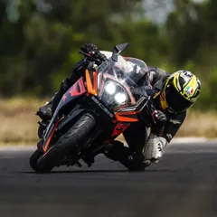 A great shot of a rider on the KTM RC390, focused on the exit of the corner. Vision is a key skill we emphasize, teaching you to always look where you want to go.