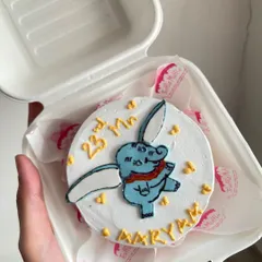 A Dumbo-themed bento cake for a 23rd month celebration. I can create simple cartoon characters to match your theme, even on these small cakes.