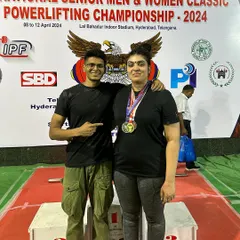 Celebrating a silver medal with Pooja at the National Championship. She set a new national deadlift record and added 20kg to her total, all while battling a chronic illness. This is the result of a strong mind and a smarter training approach.