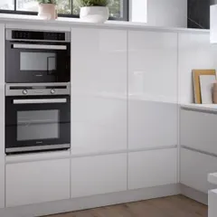 The anti-fingerprint properties of our PerfectSense® surfaces ensure that your high-gloss or matte cabinets always look clean and pristine with minimal effort.