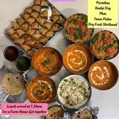 My special all-Jain menu, prepared with care and without any onion or garlic. This lunch for a farmhouse get-together included Mini Samosas, Phulkas, Parathas, Kadai Veg, Paneer Butter Masala, Tawa Pulao, and a delectable Dry Fruit Shrikhand.